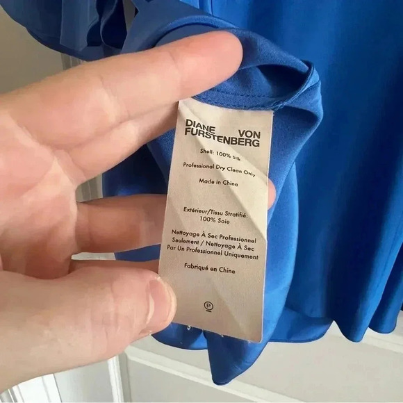 *318 Diane Von Furstenberg Cobalt Blue Silk Blouse Size small - Picture 6 of 6